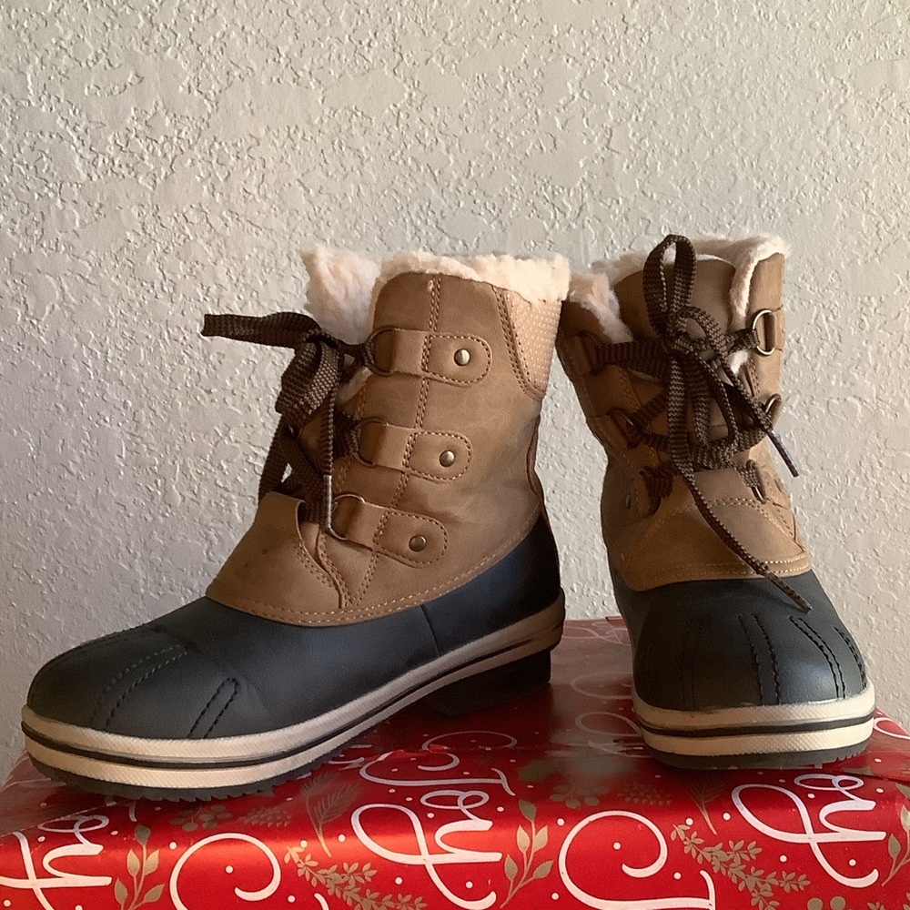 PAWZ Women's Brown and Black Winter Boots